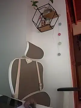 Snapshot of GabriSaenz chatting on 12/21/25, 12:18 GabriSaenz online show from 12/21/25, 12:18