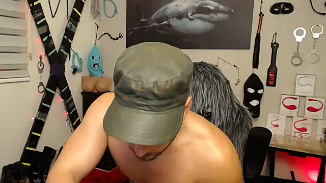 Snapshot of bayronfit chatting on 02/25/25, 06:03 bayronfit online show from 02/25/25, 06:03