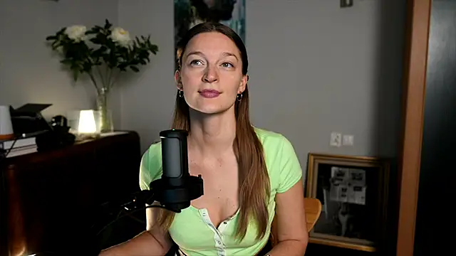 Snapshot of Special___ chatting on 12/29/24, 05:33 Special    online show from 12/29/24, 05:33