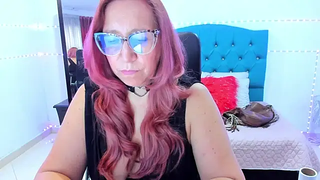 Snapshot of vaalery_sweet chatting on 02/11/25, 10:28 vaalery sweet online show from 02/11/25, 10:28