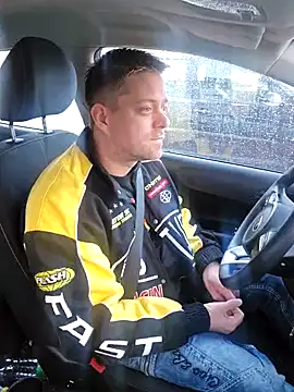 Trucker Hunter online show from 12/04/24, 02:26