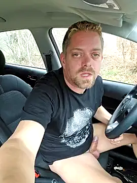 Trucker Hunter online show from 01/18/25, 03:16