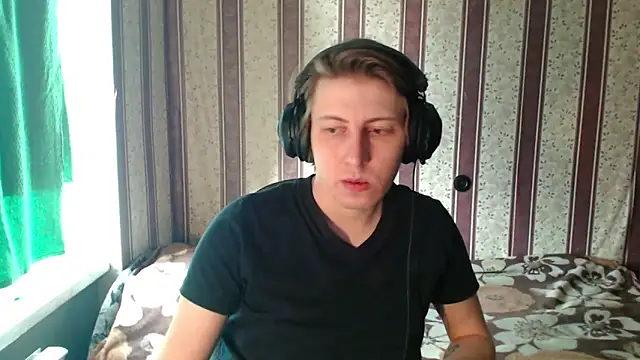 darienlarge online show from 10/23/25, 07:29