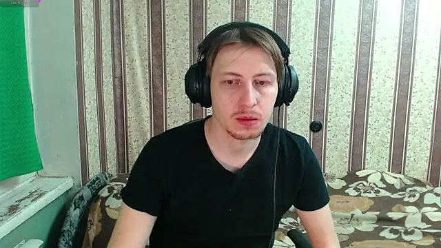 darienlarge online show from 11/30/25, 04:05