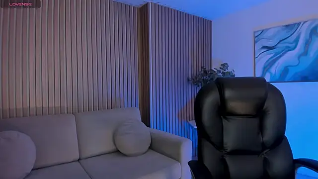 ErikaBenz  online show from 12/04/25, 04:22