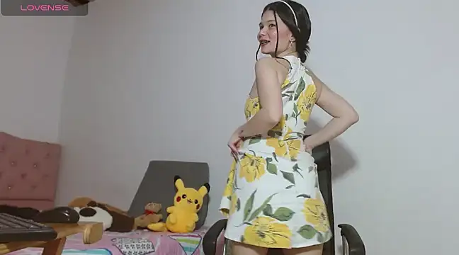 Snapshot of emily_littesweet chatting on 03/04/25, 09:32 emily littesweet online show from 03/04/25, 09:32