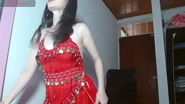 Snapshot of emily_littesweet chatting on 10/31/25, 05:47 emily littesweet online show from 10/31/25, 05:47