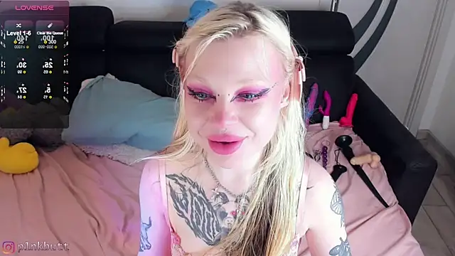 Snapshot of HelenGoat chatting on 12/12/24, 03:05 HelenGoat online show from 12/12/24, 03:05