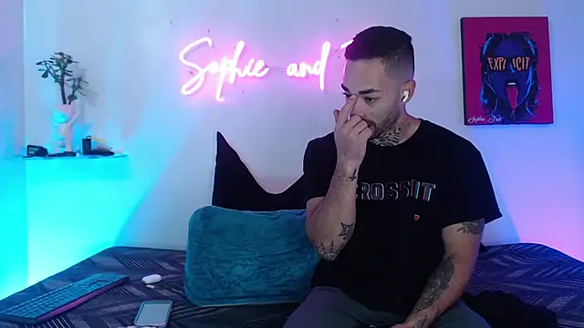 SophieFoxx17 online show from 02/20/26, 12:27