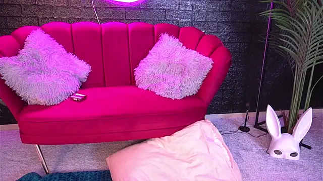 Snapshot of ScarlettQuate chatting on 12/06/24, 05:44 ScarlettQuate online show from 12/06/24, 05:44