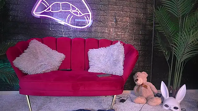 Snapshot of ScarlettQuate chatting on 01/08/25, 05:59 ScarlettQuate online show from 01/08/25, 05:59