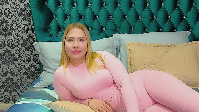 Snapshot of LunaHouston chatting on 03/20/25, 07:14 LunaHouston online show from 03/20/25, 07:14