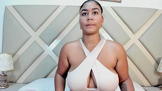 Snapshot of SSCARLETH_ chatting on 02/06/25, 11:32 SSCARLETH  online show from 02/06/25, 11:32