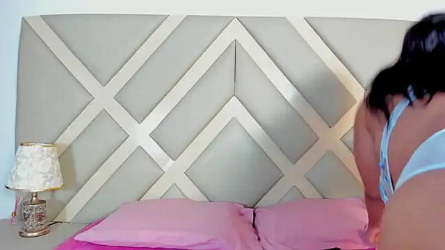 Snapshot of SSCARLETH_ chatting on 02/19/25, 07:05 SSCARLETH  online show from 02/19/25, 07:05