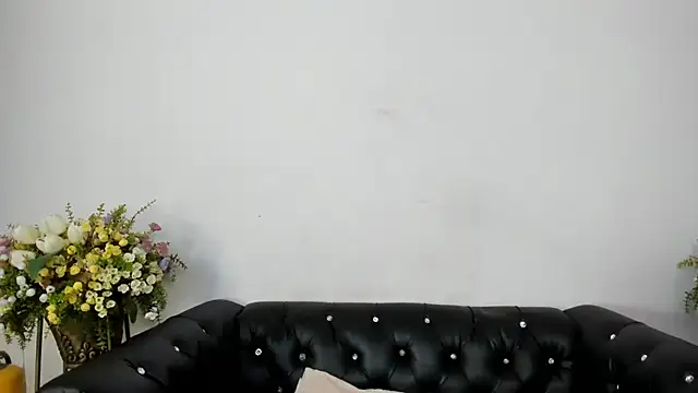 SSCARLETH  online show from 04/21/26, 12:33