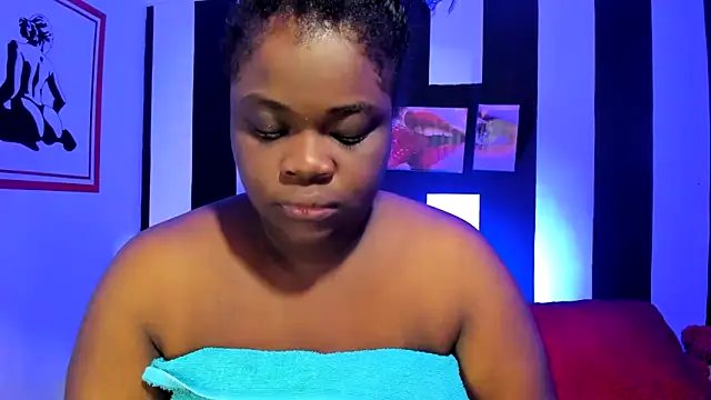 Snapshot of YeminaLeman chatting on 03/12/25, 10:05 YeminaLeman online show from 03/12/25, 10:05