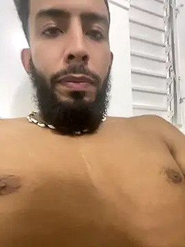 Snapshot of Alessandro__Rossi chatting on 11/05/25, 08:09 Alessandro Rossi online show from 11/05/25, 08:09