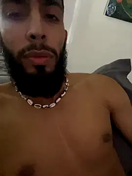 Snapshot of Alessandro__Rossi chatting on 11/12/25, 08:37 Alessandro Rossi online show from 11/12/25, 08:37