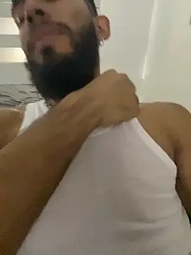 Snapshot of Alessandro__Rossi chatting on 11/22/25, 07:57 Alessandro Rossi online show from 11/22/25, 07:57