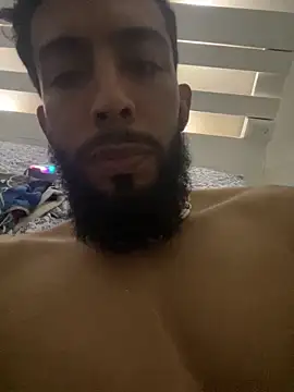 Snapshot of Alessandro__Rossi chatting on 12/16/25, 06:02 Alessandro Rossi online show from 12/16/25, 06:02