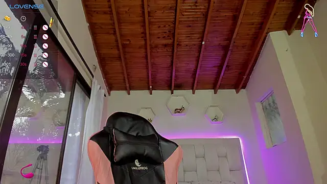 Snapshot of shanakendall chatting on 02/09/25, 10:11 shanakendall online show from 02/09/25, 10:11