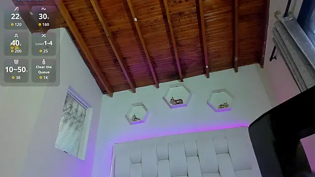 Snapshot of shanakendall chatting on 11/15/25, 02:13 shanakendall online show from 11/15/25, 02:13