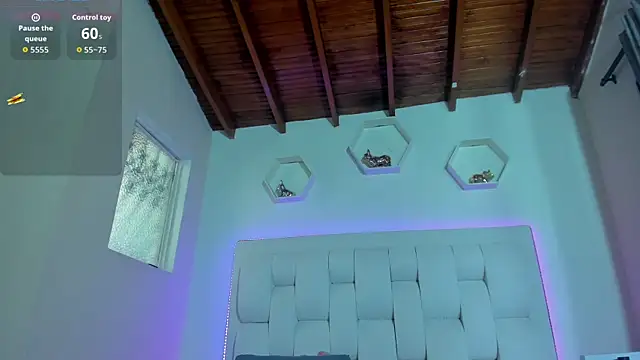 Snapshot of shanakendall chatting on 11/18/25, 03:05 shanakendall online show from 11/18/25, 03:05