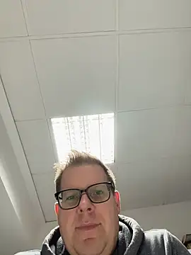 Snapshot of AnnualSunrise chatting on 10/26/25, 08:04 AnnualSunrise online show from 10/26/25, 08:04