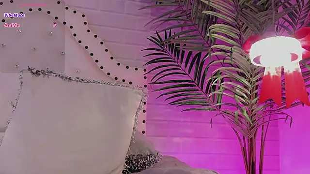 Snapshot of _Eurekaa_ chatting on 01/11/25, 06:24 Eurekaa online show from 01/11/25, 06:24