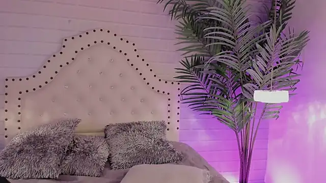 Snapshot of _Eurekaa_ chatting on 01/21/25, 03:48 Eurekaa online show from 01/21/25, 03:48