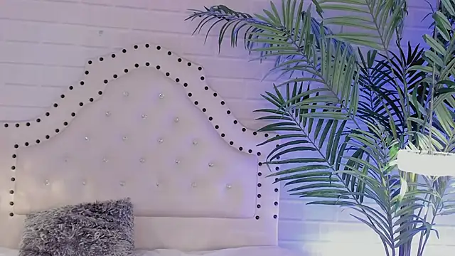 Snapshot of _Eurekaa_ chatting on 02/21/25, 09:00 Eurekaa online show from 02/21/25, 09:00