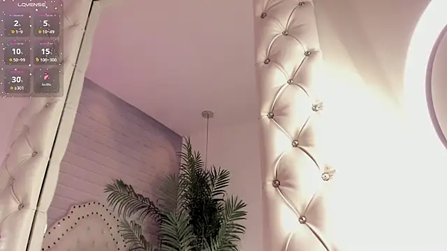 Snapshot of _Eurekaa_ chatting on 03/08/25, 11:28 Eurekaa online show from 03/08/25, 11:28