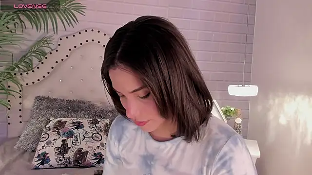 Snapshot of _Eurekaa_ chatting on 03/09/25, 08:52 Eurekaa online show from 03/09/25, 08:52