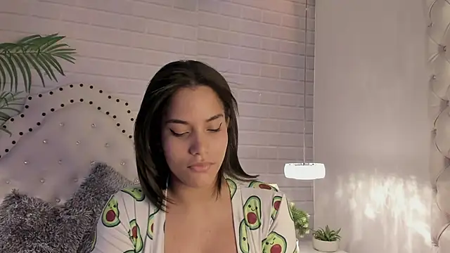 Snapshot of _Eurekaa_ chatting on 03/11/25, 09:04 Eurekaa online show from 03/11/25, 09:04