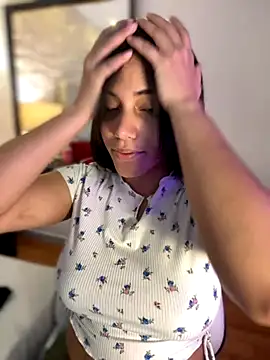 Snapshot of _Eurekaa_ chatting on 09/15/25, 01:38 Eurekaa online show from 09/15/25, 01:38