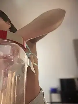 Snapshot of _Eurekaa_ chatting on 02/28/26, 03:07 Eurekaa online show from 02/28/26, 03:07