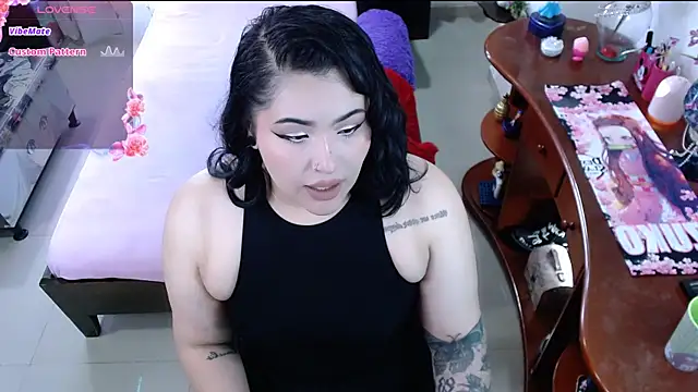 lufek23 online show from 12/15/24, 01:11