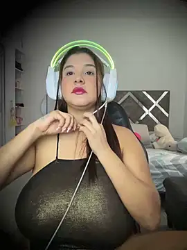 ValleryParker online show from 11/20/25, 09:36