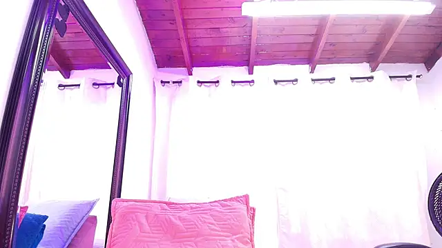 danna berlin  online show from 01/29/25, 07:22