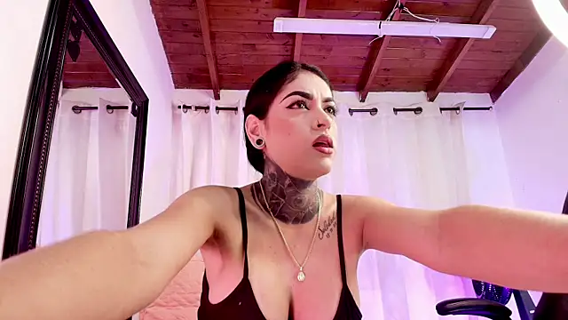 danna berlin  online show from 03/04/25, 07:22