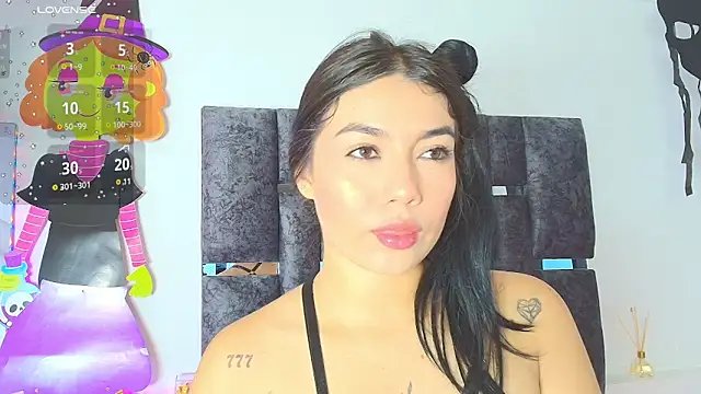 Snapshot of Natasharuso chatting on 10/27/25, 12:42 Natasharuso online show from 10/27/25, 12:42