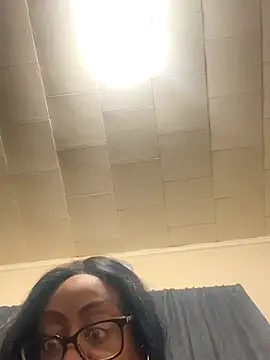 Snapshot of Goddesskarisma chatting on 10/15/25, 05:07 Goddesskarisma online show from 10/15/25, 05:07