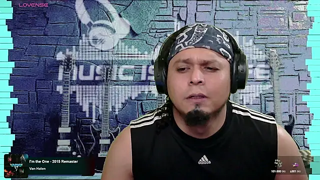 Snapshot of chino_roz chatting on 01/03/25, 02:19 chino roz online show from 01/03/25, 02:19