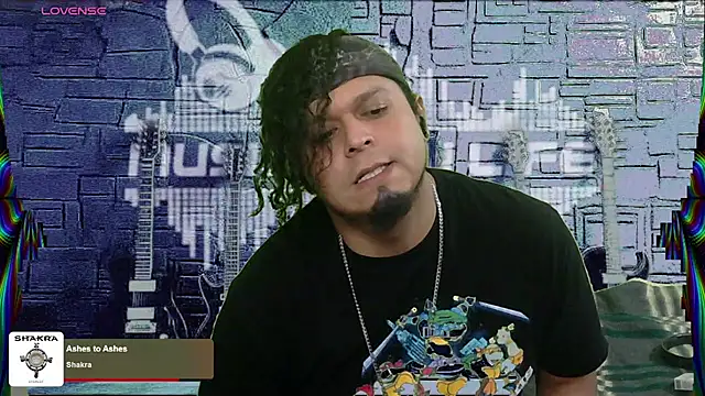 Snapshot of chino_roz chatting on 02/16/25, 06:43 chino roz online show from 02/16/25, 06:43