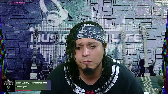 Snapshot of chino_roz chatting on 02/20/25, 08:17 chino roz online show from 02/20/25, 08:17