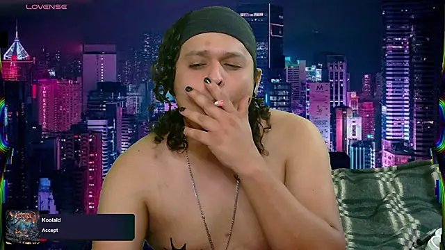 Snapshot of chino_roz chatting on 02/21/25, 07:23 chino roz online show from 02/21/25, 07:23