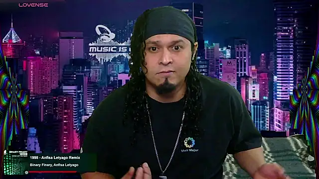 Snapshot of chino_roz chatting on 02/23/25, 06:17 chino roz online show from 02/23/25, 06:17