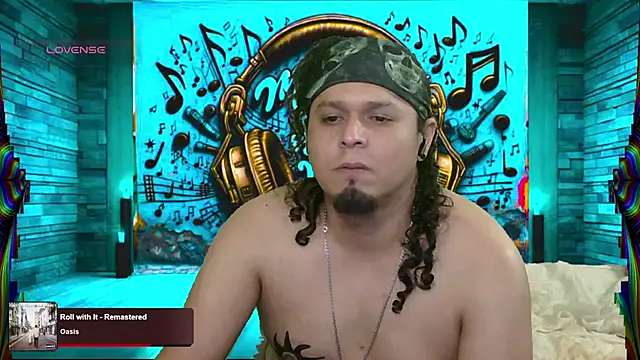 Snapshot of chino_roz chatting on 03/12/25, 08:08 chino roz online show from 03/12/25, 08:08