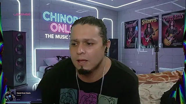 Snapshot of chino_roz chatting on 09/24/25, 06:44 chino roz online show from 09/24/25, 06:44