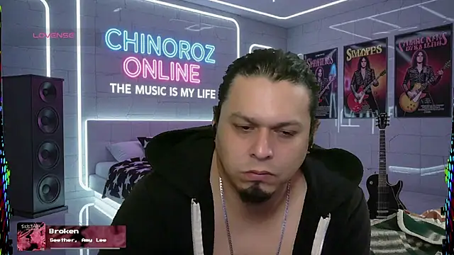 Snapshot of chino_roz chatting on 10/03/25, 03:42 chino roz online show from 10/03/25, 03:42